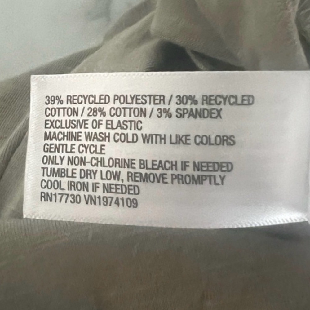 Universal Thread Mid Length Muted Olive Green Sle… - image 3